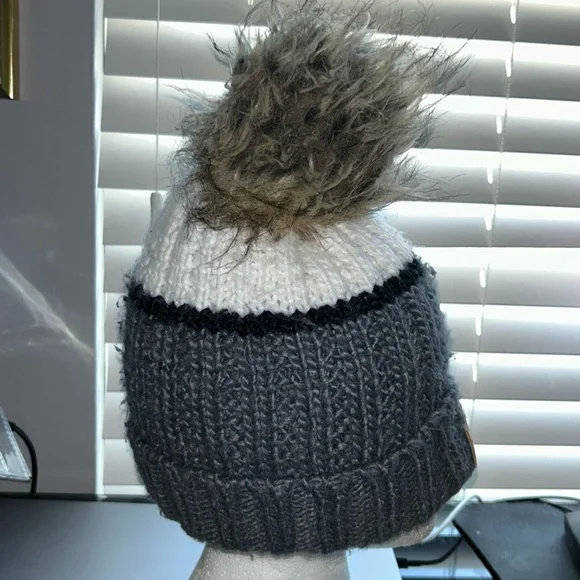 Panache Color Block Knit‎ Beanie - Picture 4 of 7